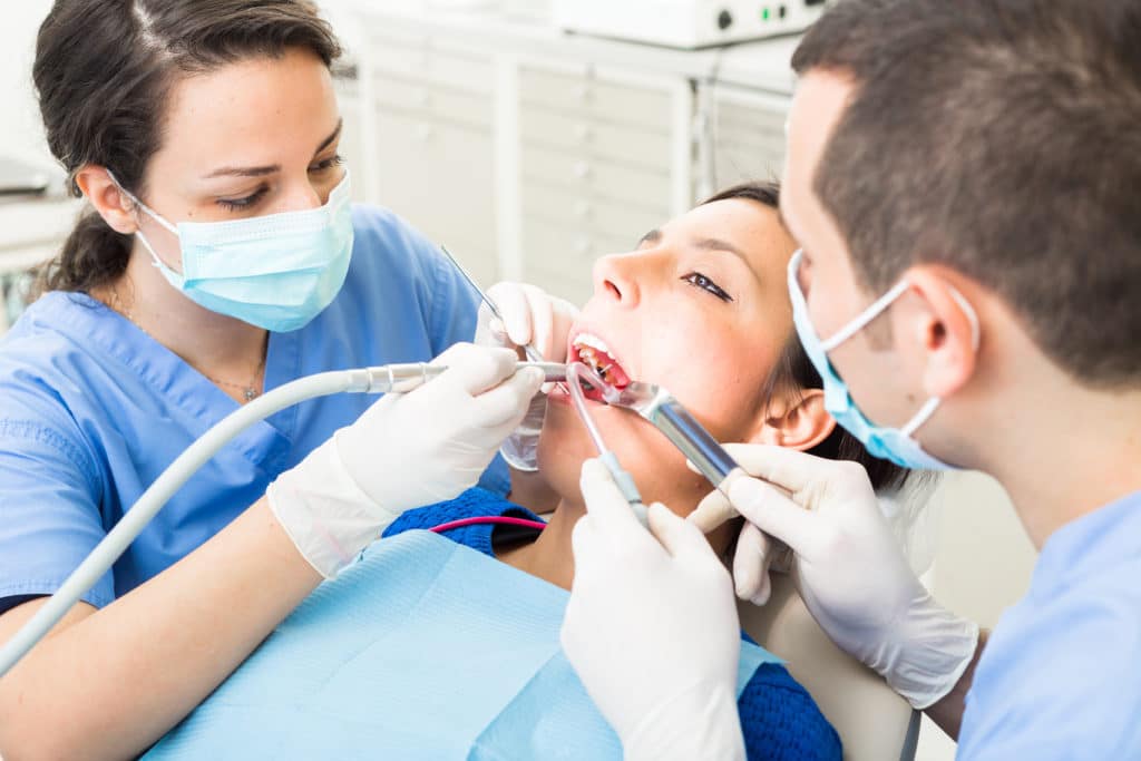 Dental_white-gloves_reflexx-1024x683-1